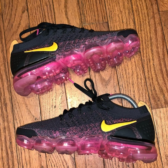 Nike Shoes - Nike Air VaporMax Flyknit 2 Pink Blast Size 8 EUC